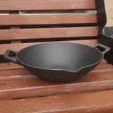 Чавунна пательня WOK Gusskönig 36 см + книга рецептів, жаростійкі рукавички, очищувач